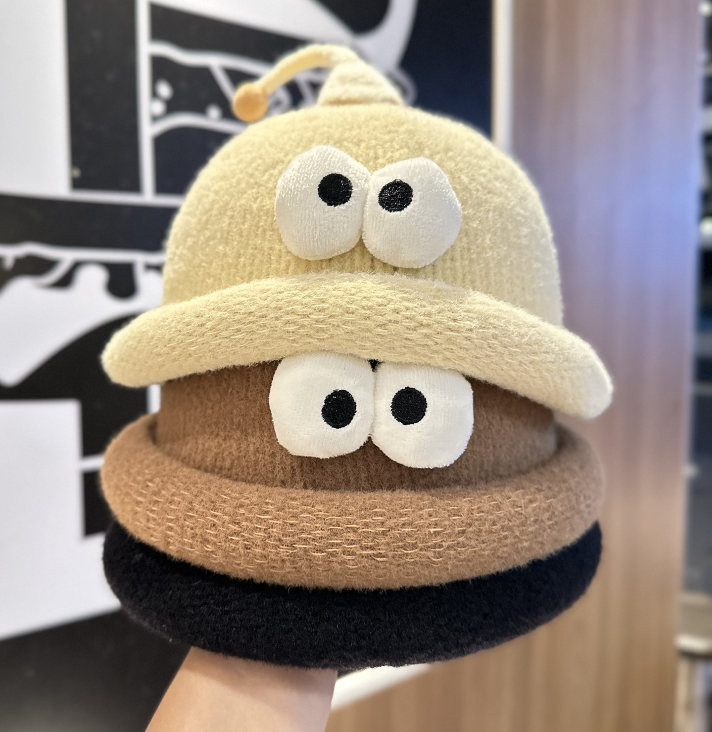 Playful Big-Eyed Garlic Knitte - Beanie Cuffed Knit recensie en prijs