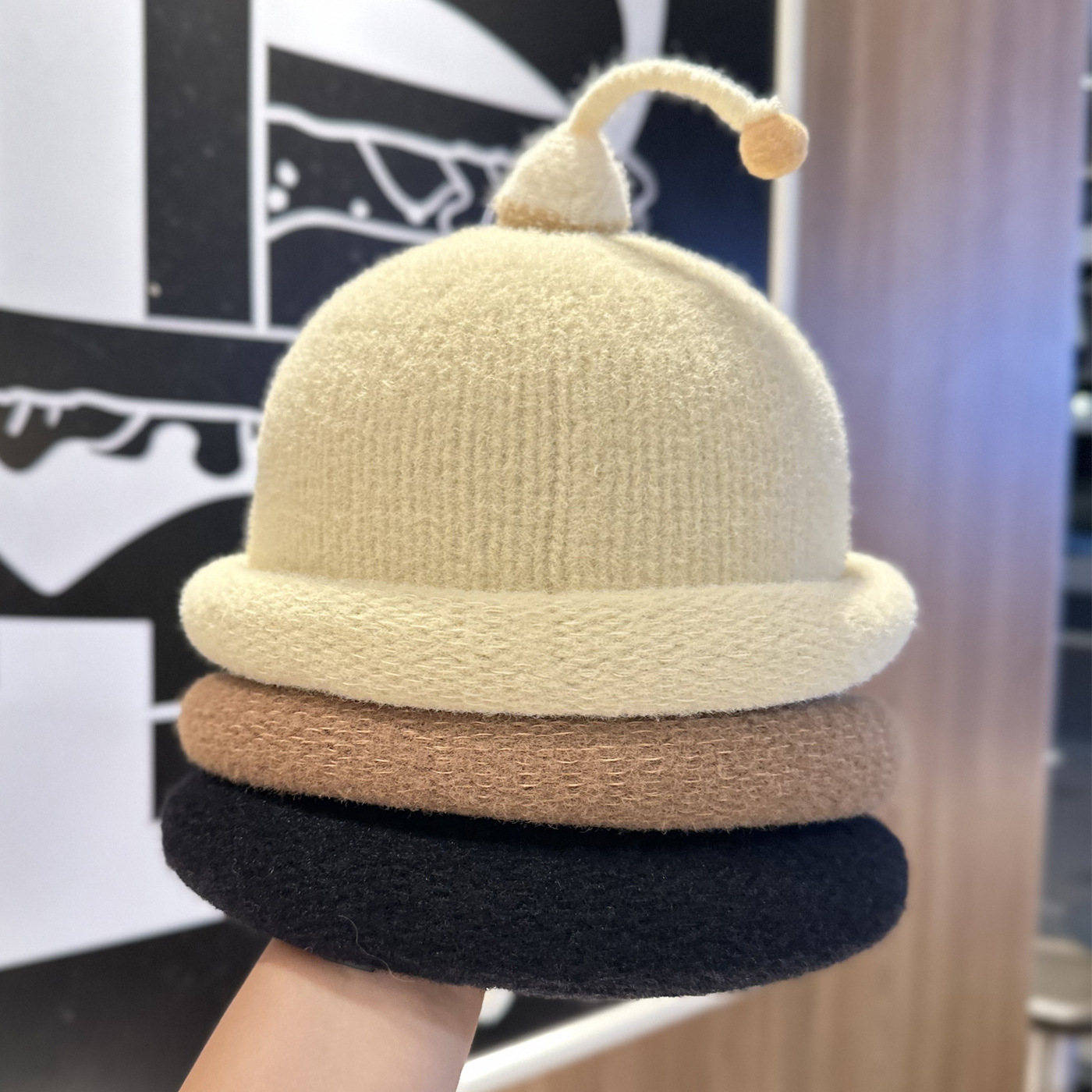 Playful Big-Eyed Garlic Knitte - Beanie Cuffed Knit recensie en prijs